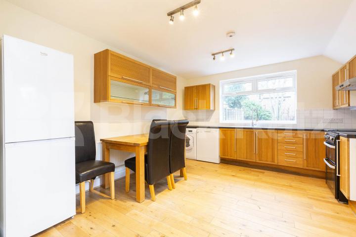 			2 Bedroom, 1 bath, 1 reception Flat			 Priory Road, Crouch End